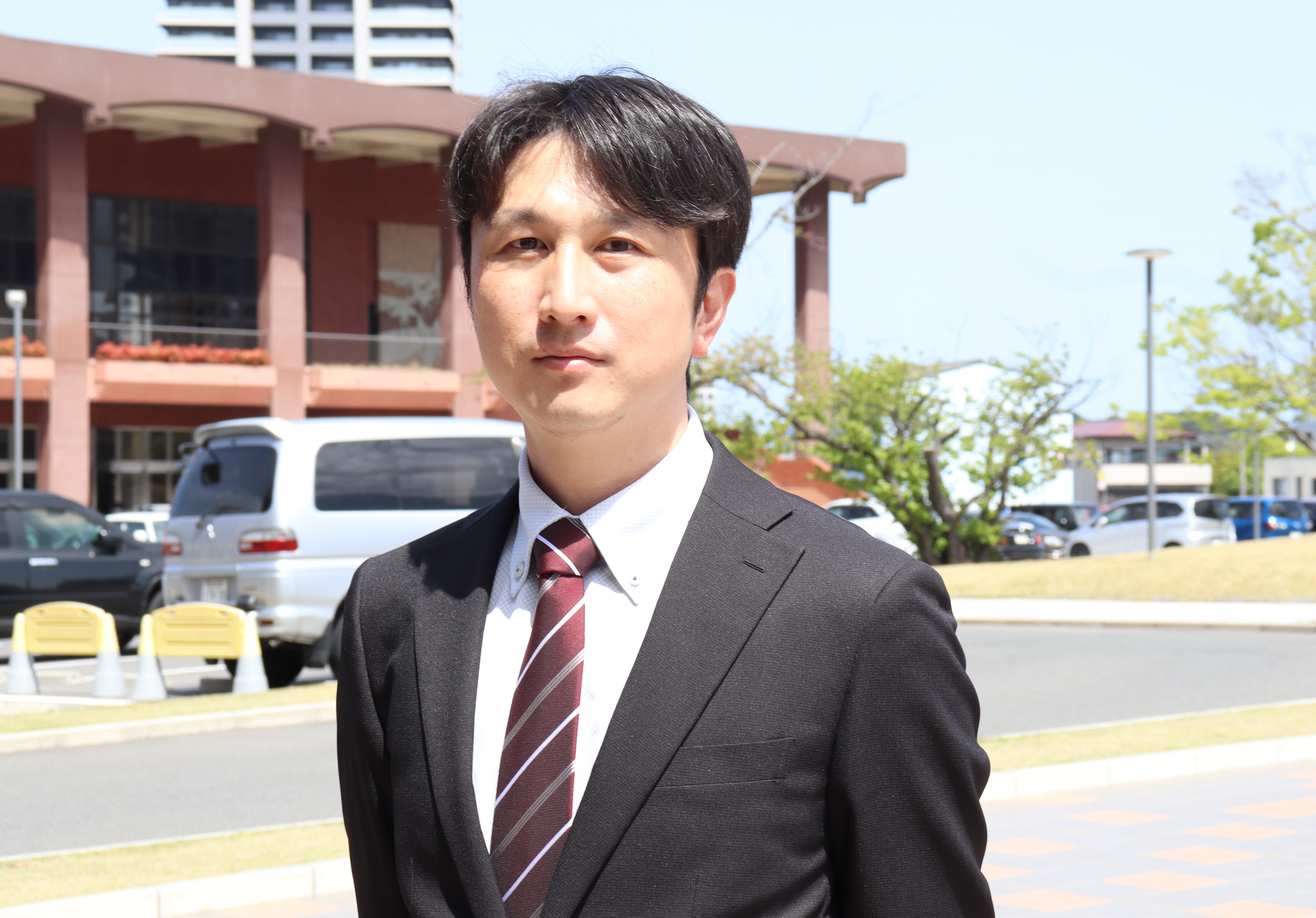 写真:経済学部 地域創造学科教授 教授 (Shimajiri Yoshito)