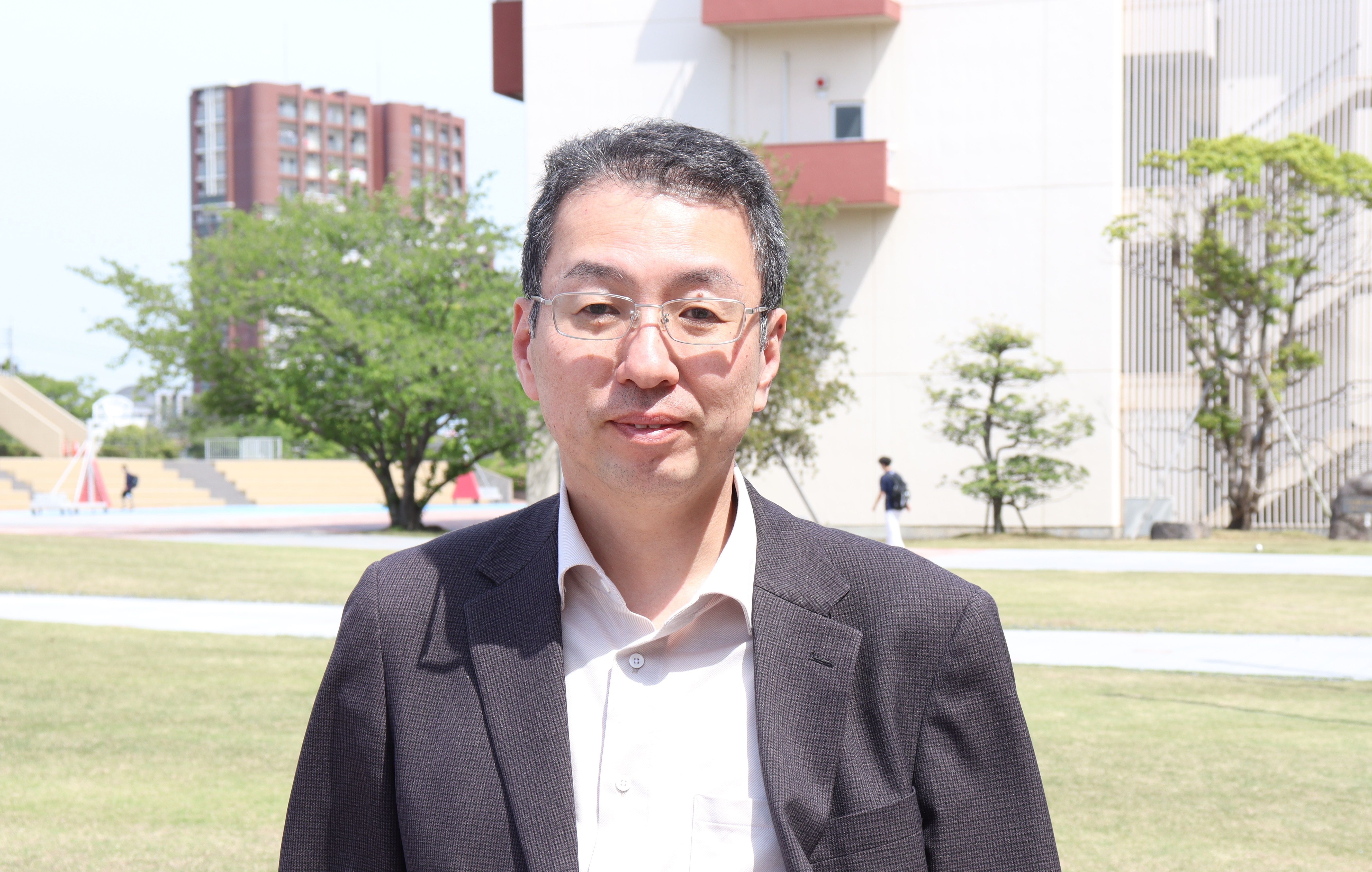 写真:経済学部 経済・経営学科教授 教授 (OKAWA, Yusuke)